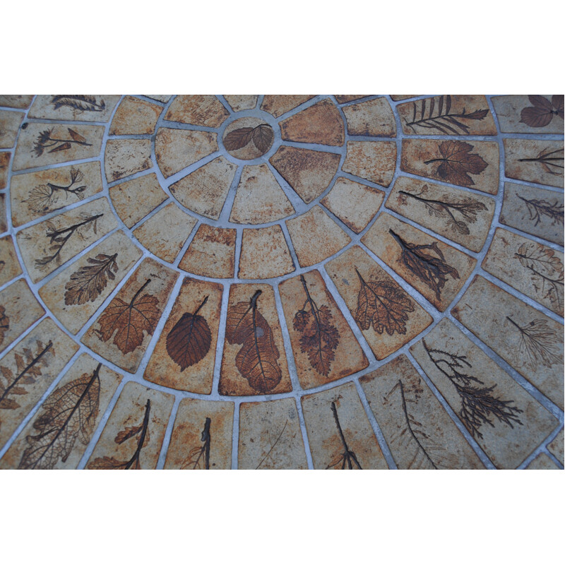 Table basse circulaire avec plateau en céramique, Roger CAPRON - 1950