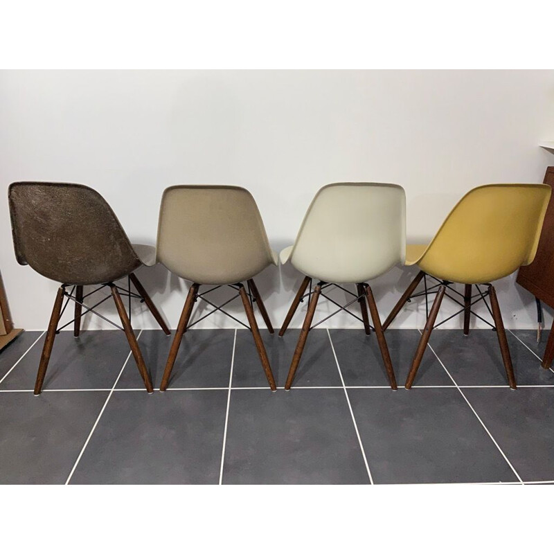 4 chaises vintage DSW en noyer par Charles & Ray Eames pour Herman Miller 1960