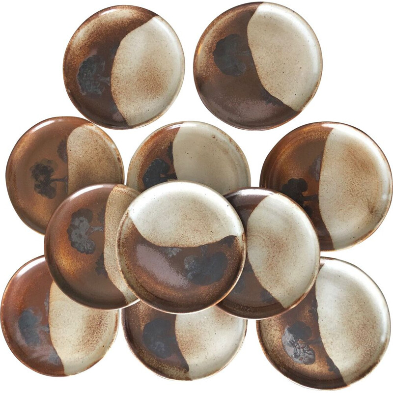 32 pieces of vintage marsh sandstone tableware 