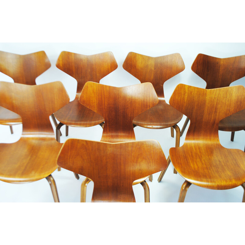 Lot of 8 vintage Grand Prix chairs by Arne Jacobsen 1957