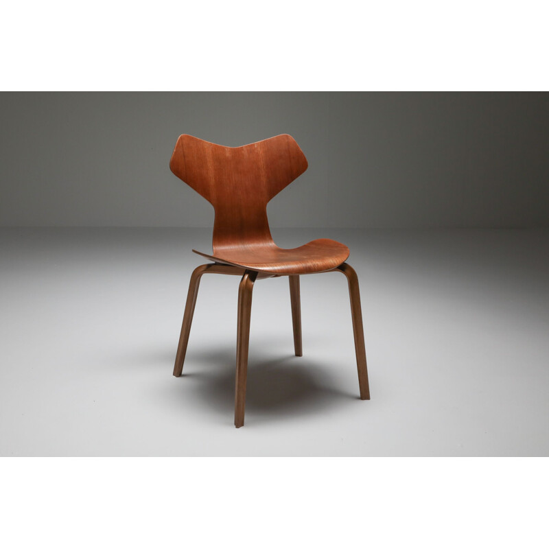 Arne Jacobsen’s Grand Prix Chair Fritz Hansen - 1960’s