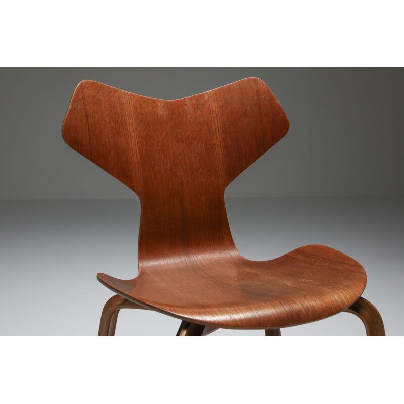 Arne Jacobsen’s Grand Prix Chair Fritz Hansen - 1960’s