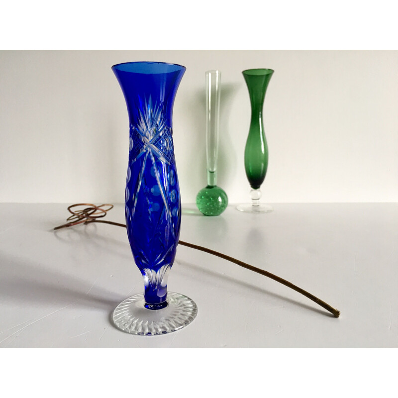 Trio de vases colorés vintage en verre et cristal ciselé