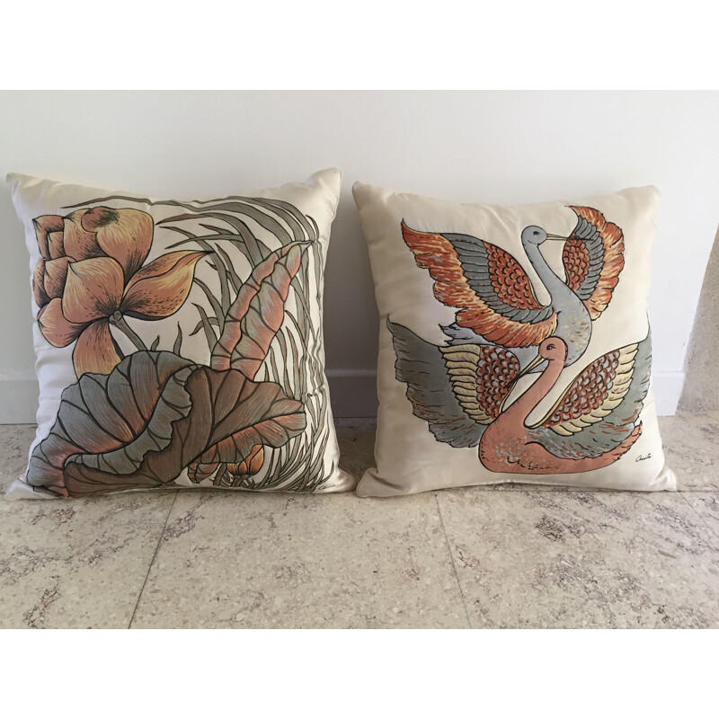 Pair of vintage cushions in pure silk