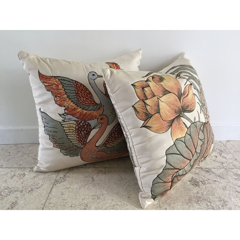 Pair of vintage cushions in pure silk