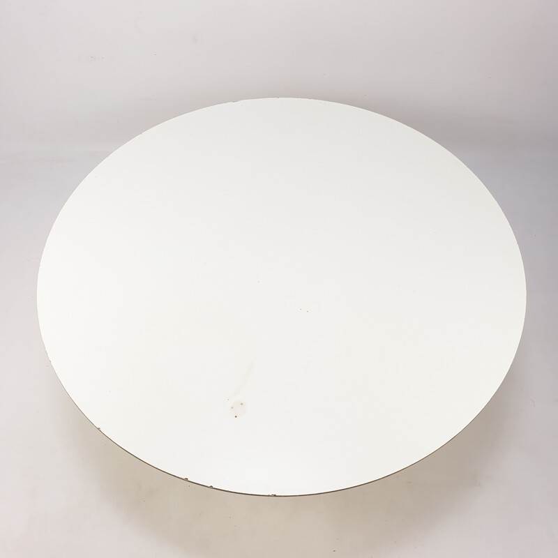 Vintage round coffee table by Kho Liang by Artifort, 1960