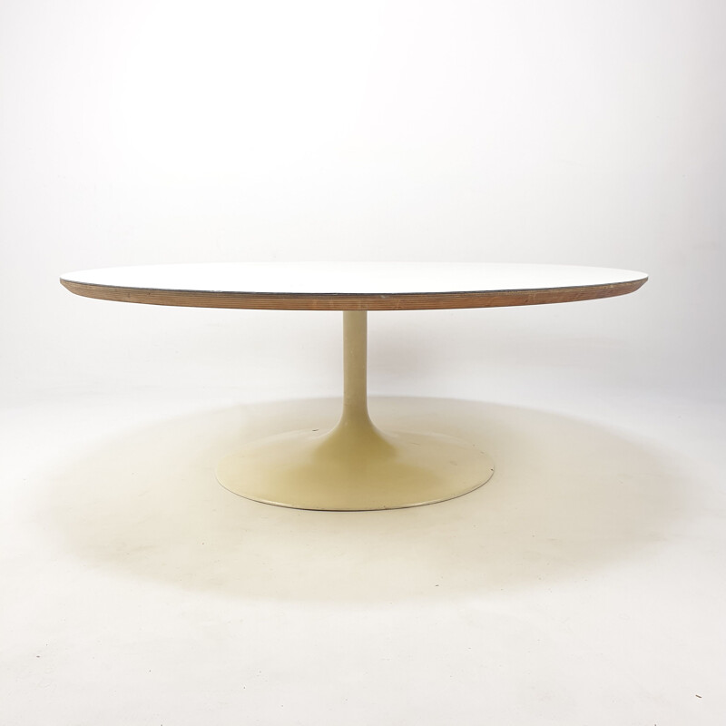 Vintage round coffee table by Kho Liang by Artifort, 1960