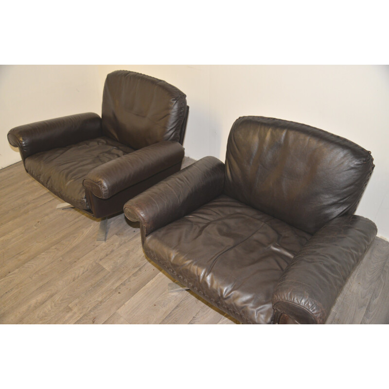 Pair of De Sede "DS 31" armchairs in leather and aluminum - 1970s
