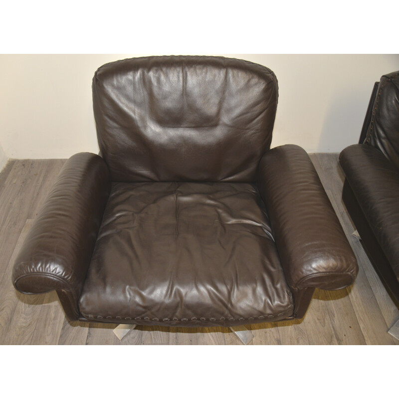 Pair of De Sede "DS 31" armchairs in leather and aluminum - 1970s