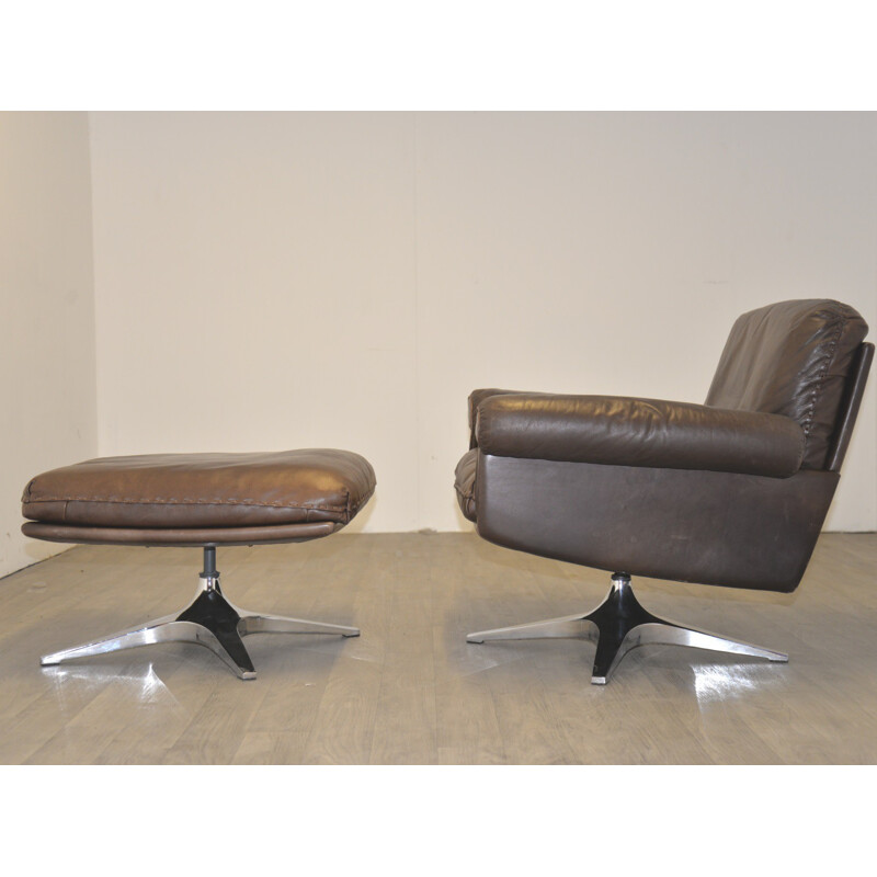 De Sede "DS 31" armchair and his ottoman in olive brown leather - 1970s