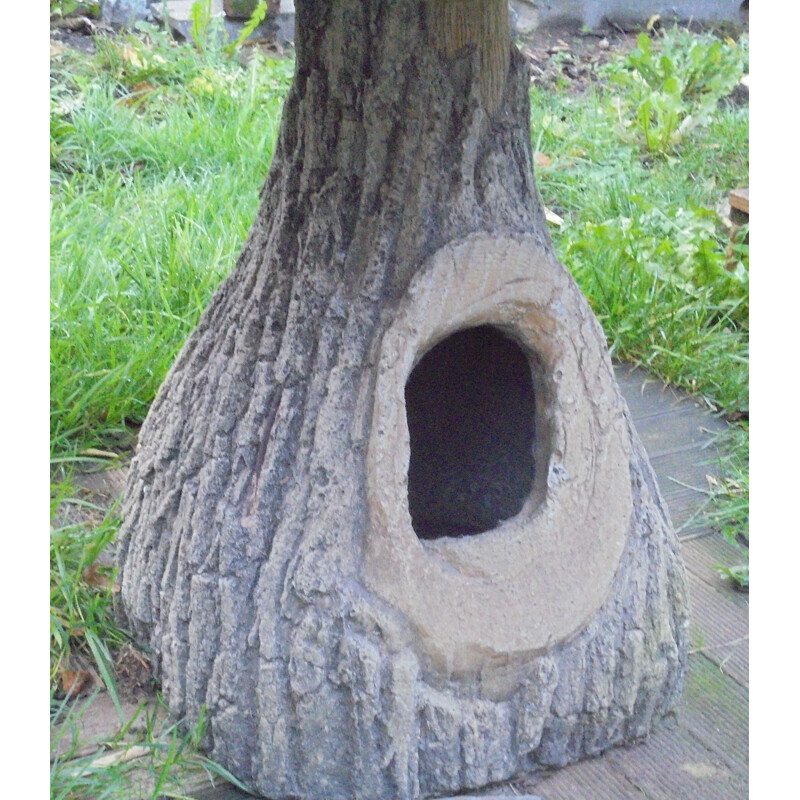 Vintage cement garden table imitating the tree 1930's