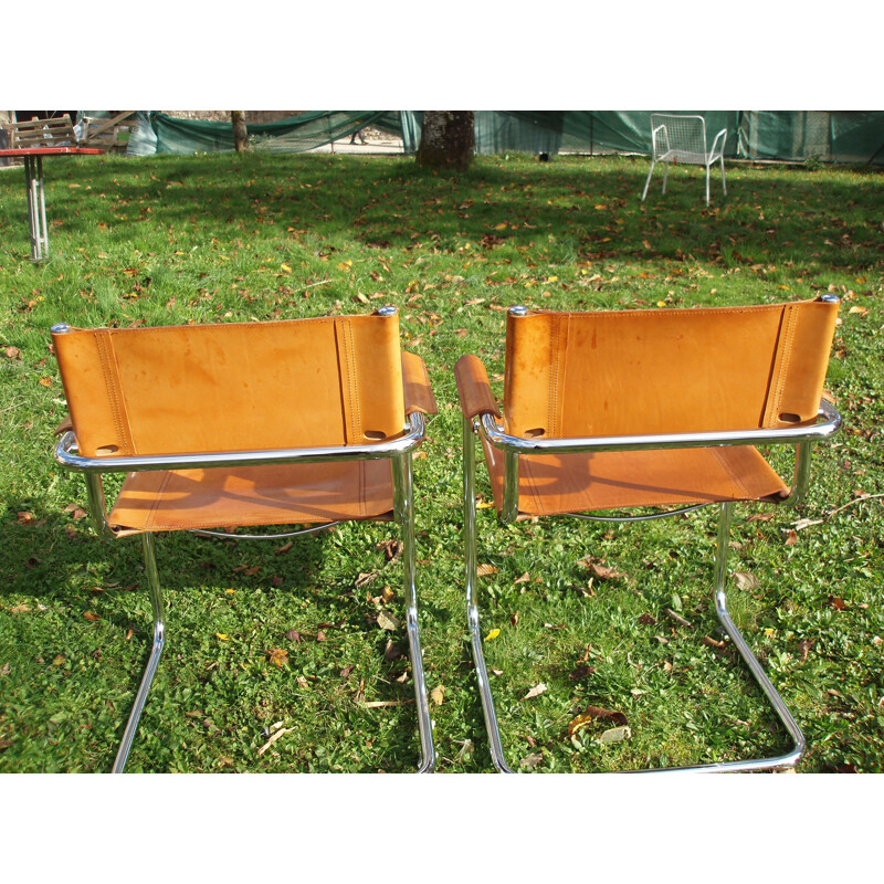 Paire de fauteuils vintage en cuir fauve et chrome de Mattéo Grassi 1970