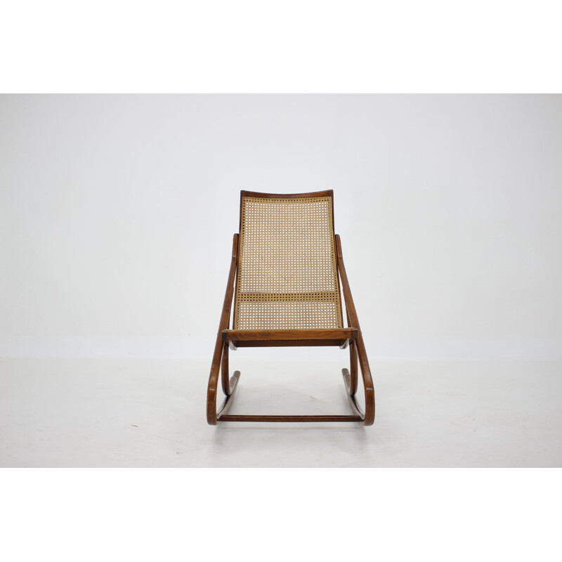 Vintage gebogen houten schommelstoel Antonin Suman Tsjecho-Slowakije 1960