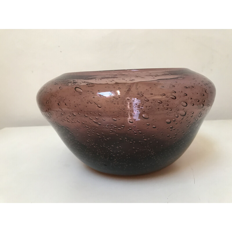 Vase vintage en verre soufflé violet par la maison Bendor