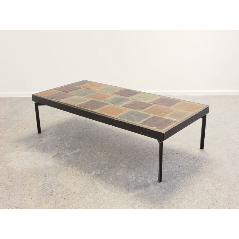 Table basse rectangulaire vintage avec un plateau en céramique