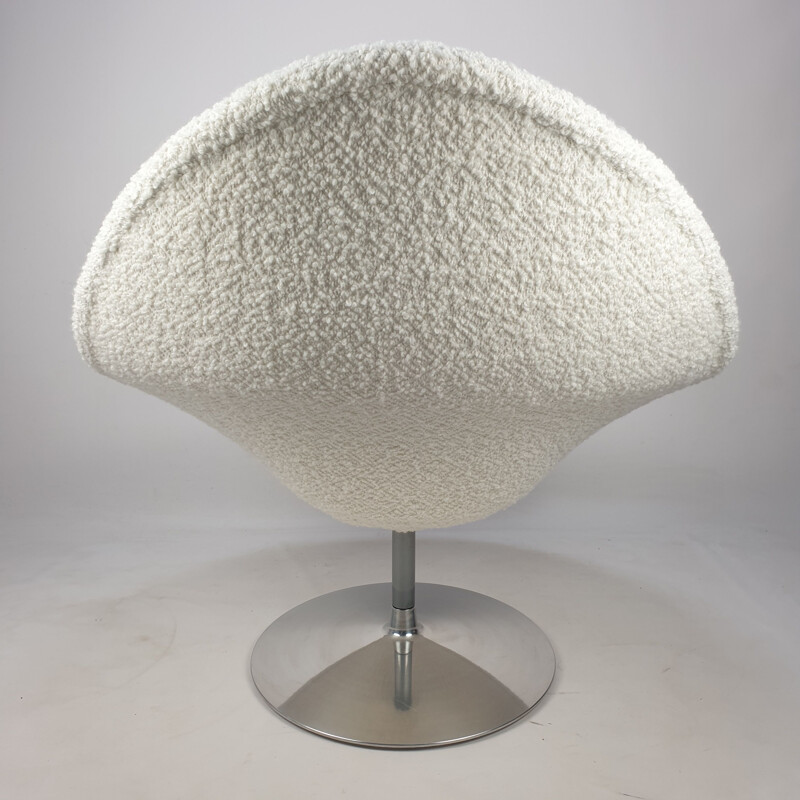 Big Globe chair and vintage pouffe by Pierre Paulin for Artifort 1980
