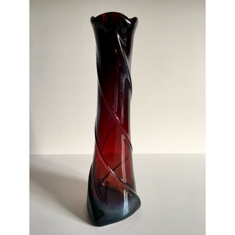 Vintage vase in coloured and iridescent blown glass 1930s