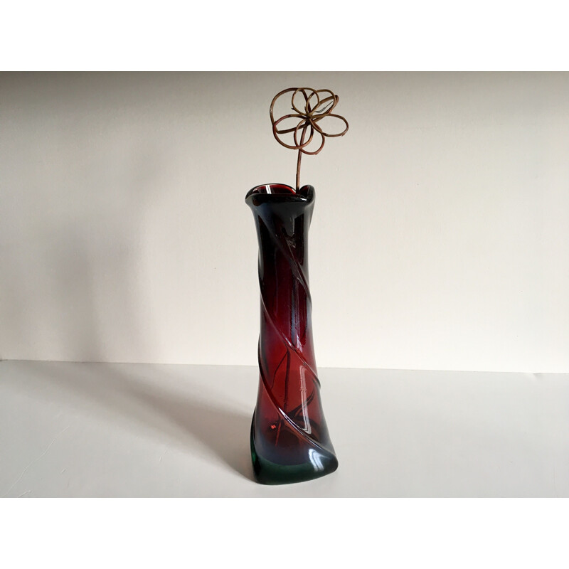 Vase vintage en verre soufflé colorés et irisé 1930