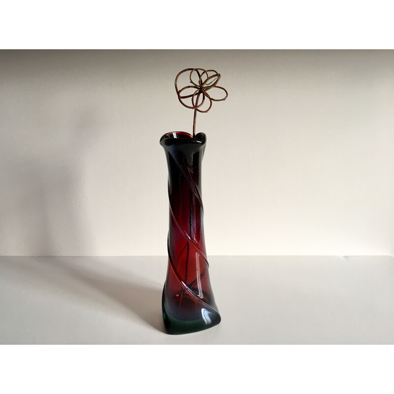 Vase vintage en verre soufflé colorés et irisé 1930