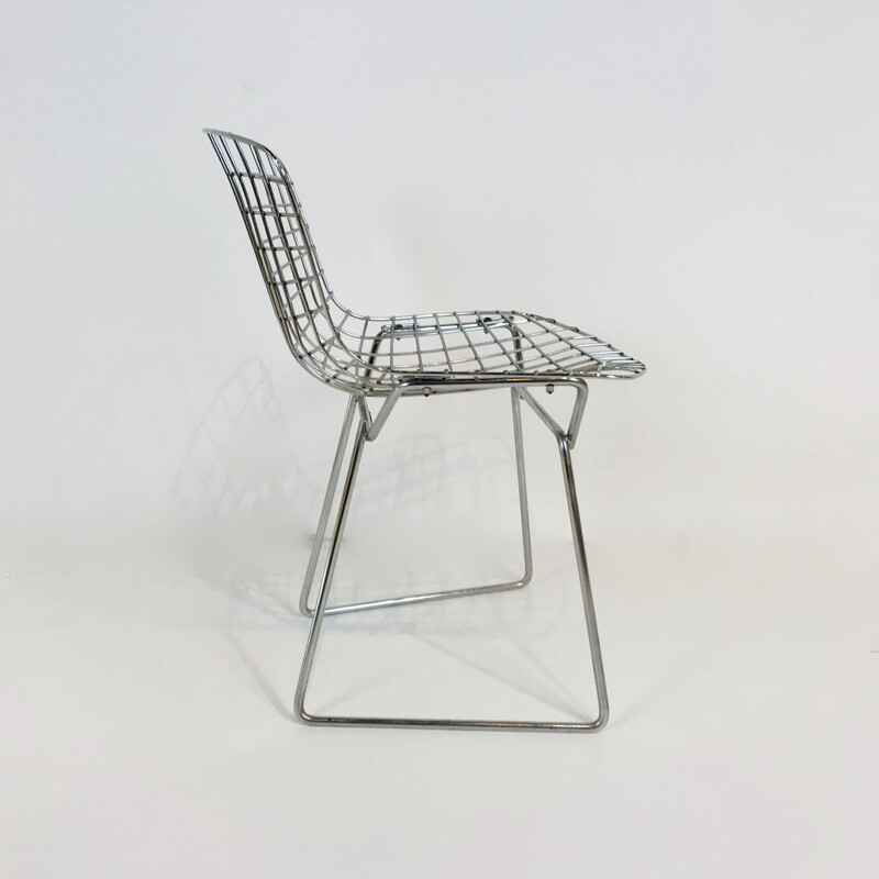 Vintage children's chair "Wire" By Harry Bertoia for Knoll 1960s