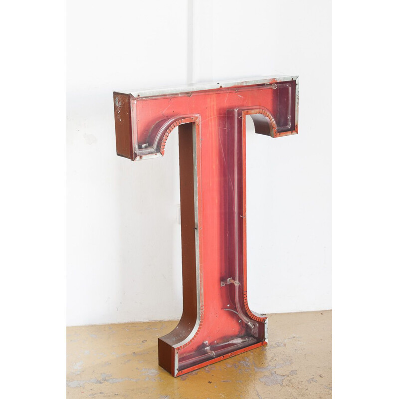 Suite of 6 vintage industrial letters Painted iron and methacrylate. Spain, 1970