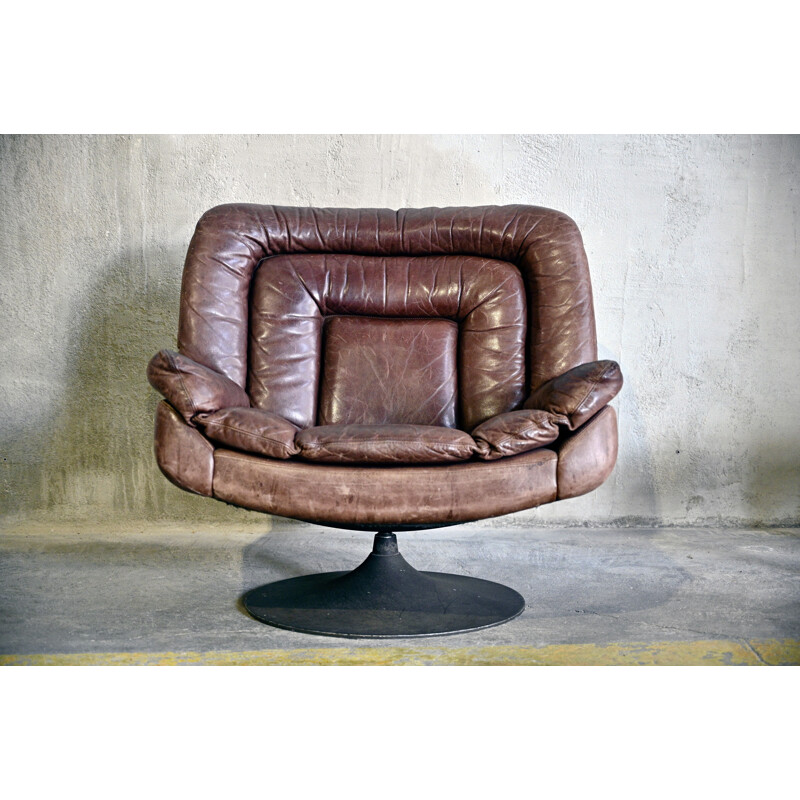 Vintage Brutalist Swivel Chair in Leather and Metal 1970s