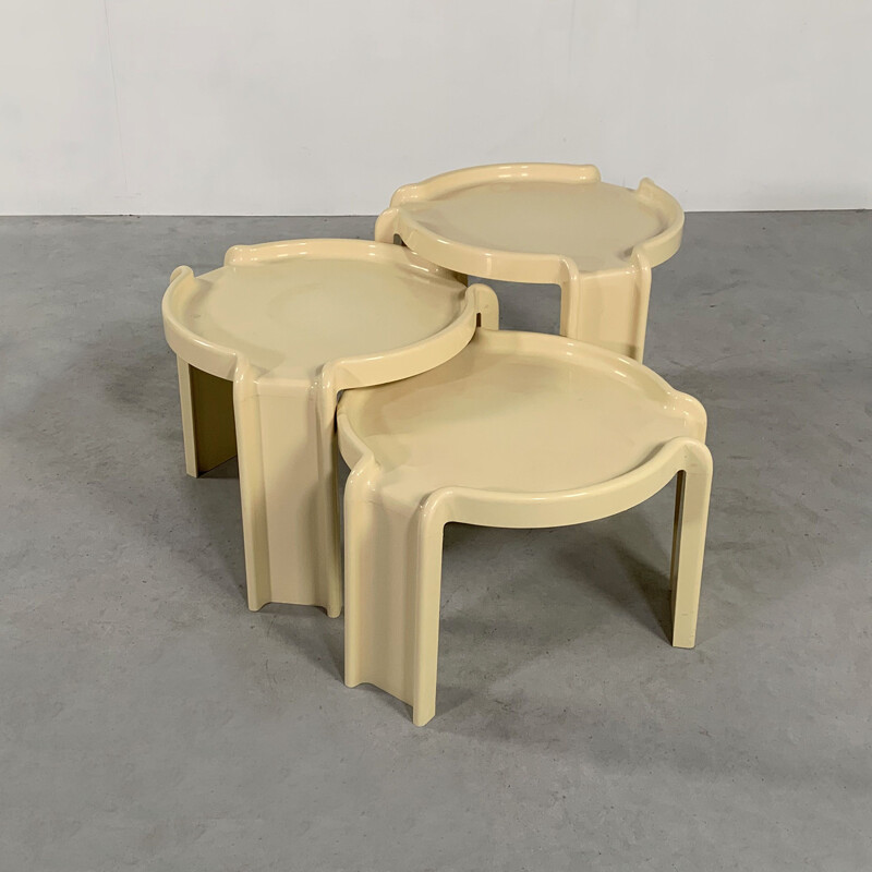 Tables gigognes vintage à la crème de Giotto Stoppino pour Kartell 1970
