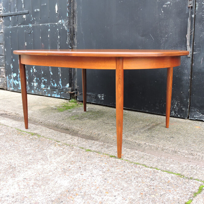 Victor Wilkins vintage ovale teakhouten uitschuifbare eettafel voor G-Plan 1960