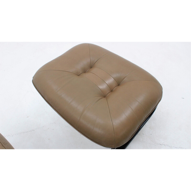 Exclusiv leather armchair with ottoman De Sede 1970s