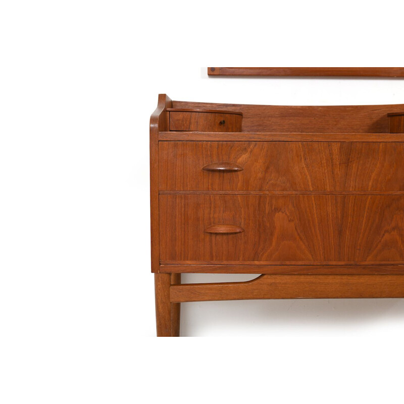 Mid Century Dresser  Drawer Chest in Teak danish