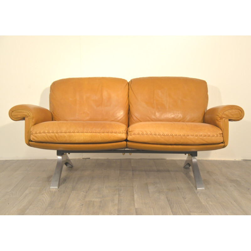 De Sede mid-century two seater cognac sofa in leather and aluminum - 1970s