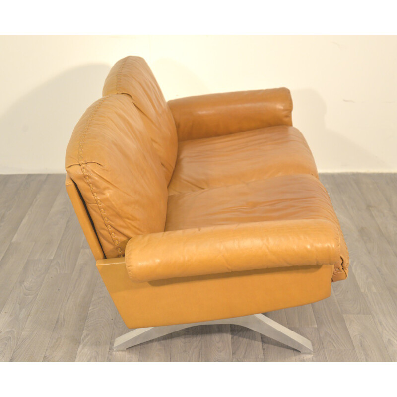 De Sede mid-century two seater cognac sofa in leather and aluminum - 1970s