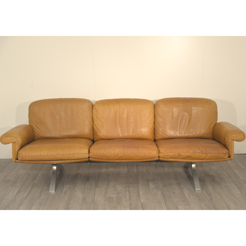 De Sede mid-century three seater cognac sofa in leather and aluminum - 1970s