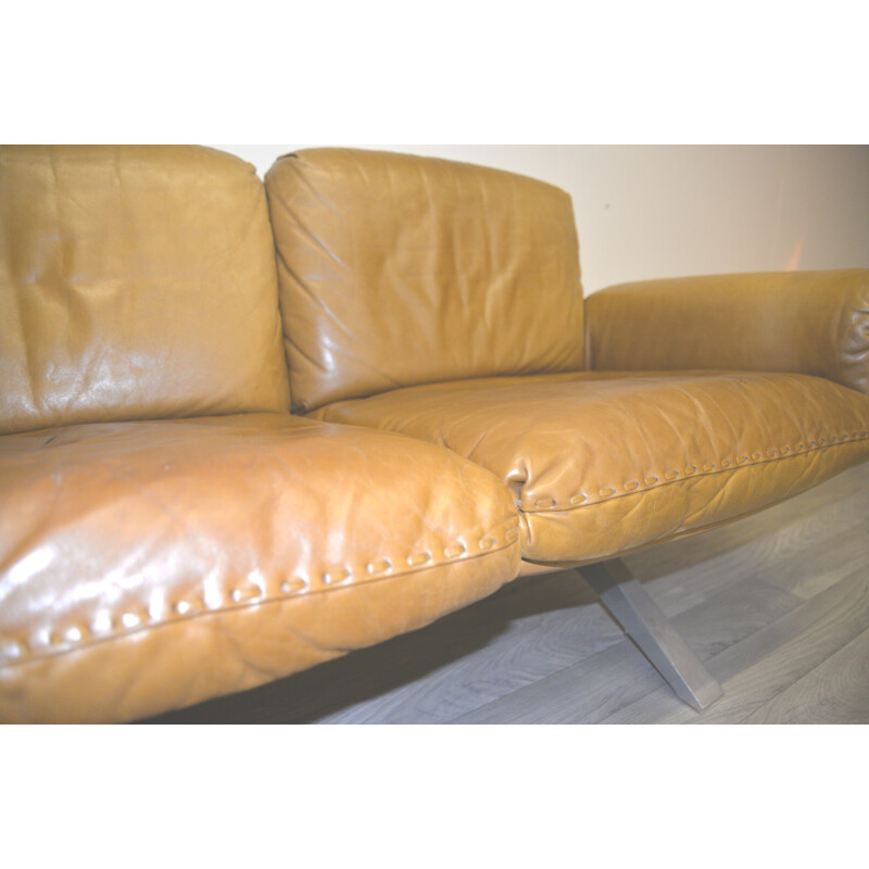 De Sede mid-century three seater cognac sofa in leather and aluminum - 1970s