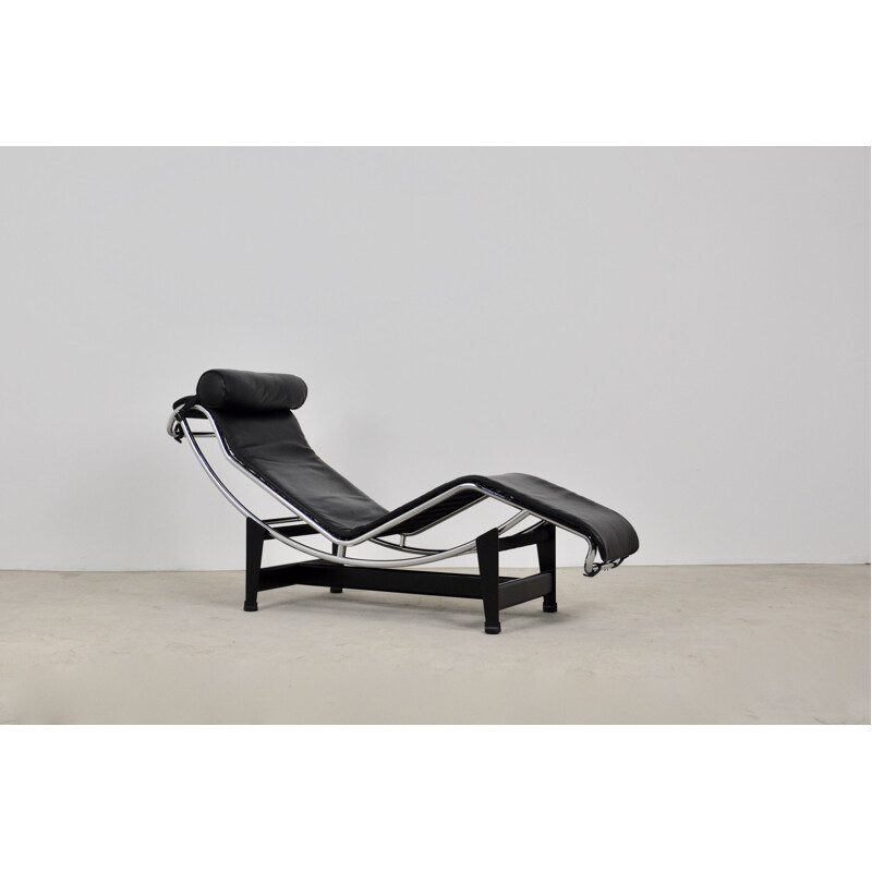 Vintage Black Leather Lounge Chair by Le Corbusier for Cassina 1980s