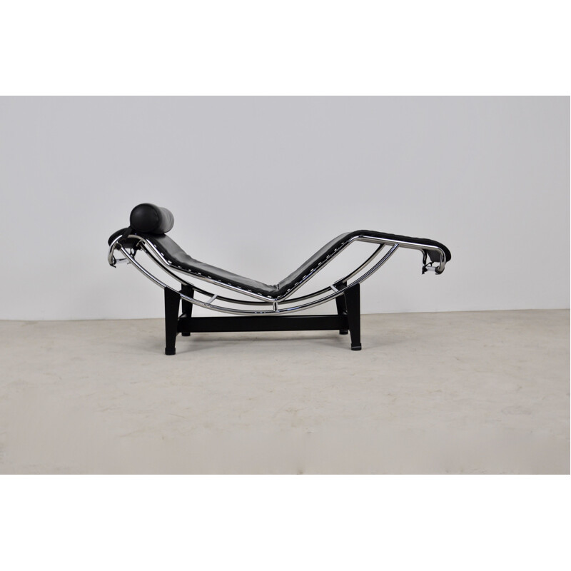 Vintage Black Leather Lounge Chair by Le Corbusier for Cassina 1980s