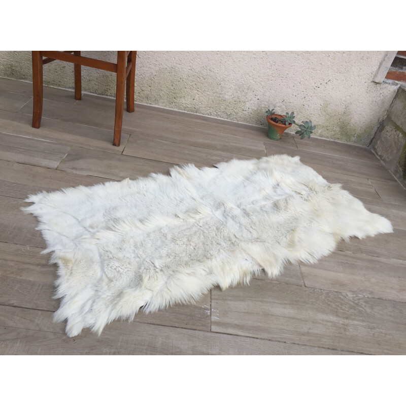 Tapis vintage en Peau Blanc 1970