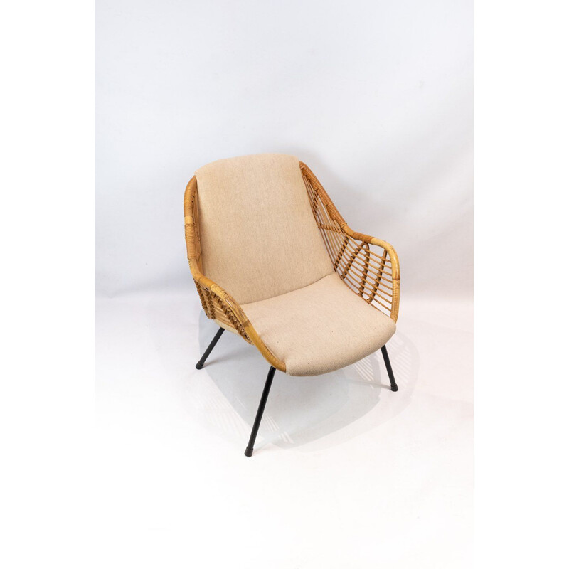 Fauteuil danois en bois et tapissé clair 1950