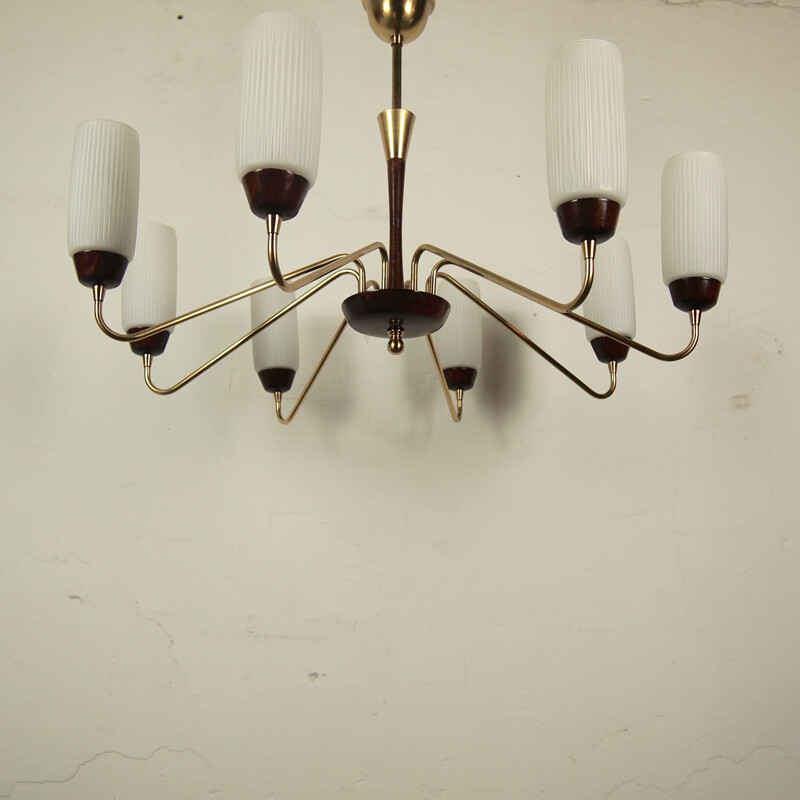 Lampadario vintage in opalina, ottone e legno, Italia 1950