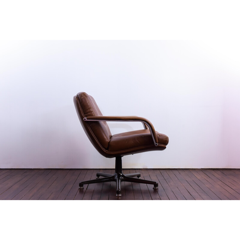 Vintage swivel armchair 384 by Geoffrey Harcourt