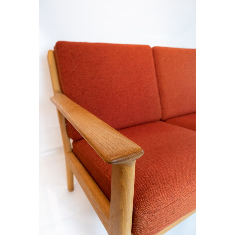 Canapé vintage 3 places en chêne et tissu de laine rouge de Hans J. Wegner et Getama 1960