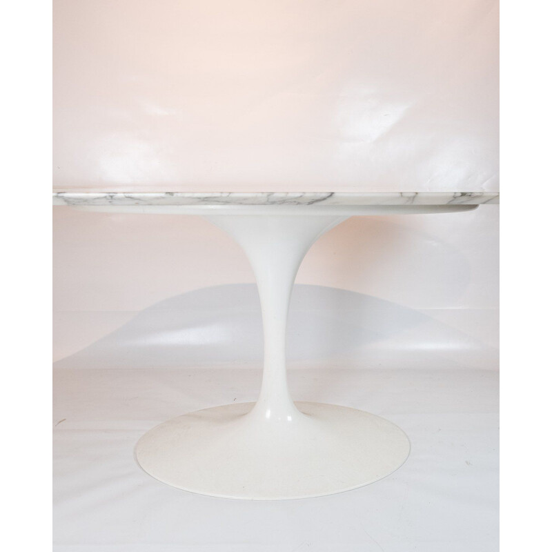 Vintage Tulip dining table with oval marble top by Eero Saarinen for Knoll Furniture 1957