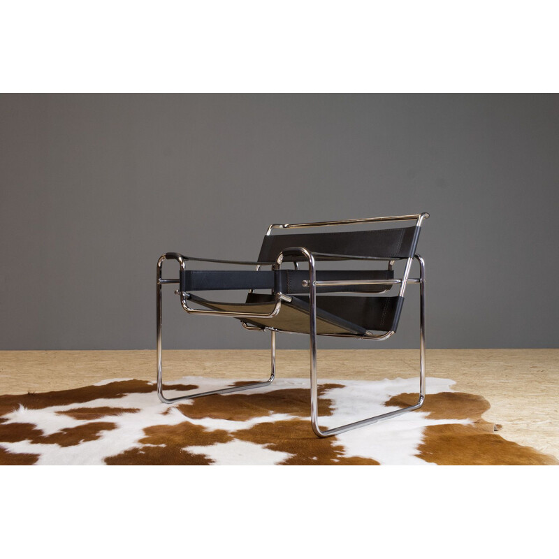 Vintage armchair Wassily B3 in black leather and chrome Marcel Breuer 1970