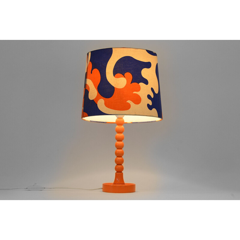 Lampe de table vintage avec base en bois et abat-jour en lin, Suède 1960