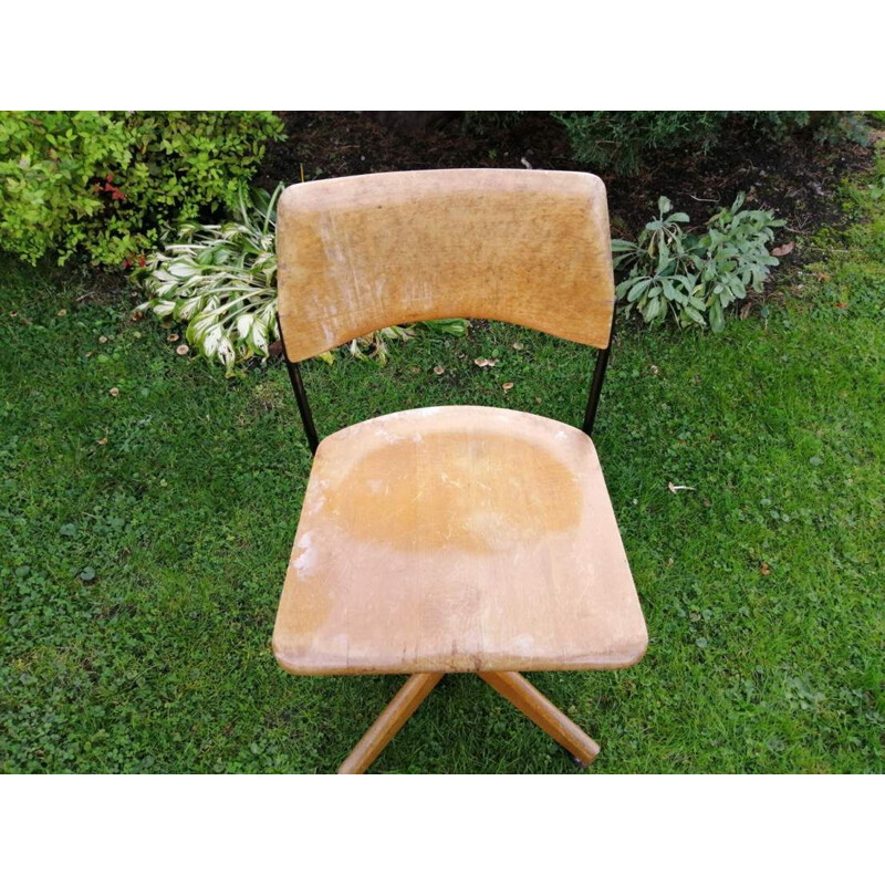 Vintage office chair adjustable in height