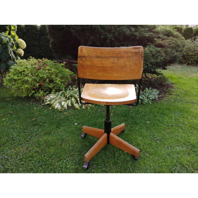 Vintage office chair adjustable in height