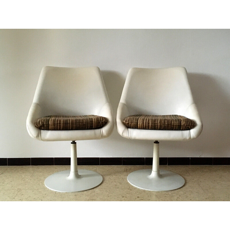 Pair of vintage armchairs with tulip foot 1970