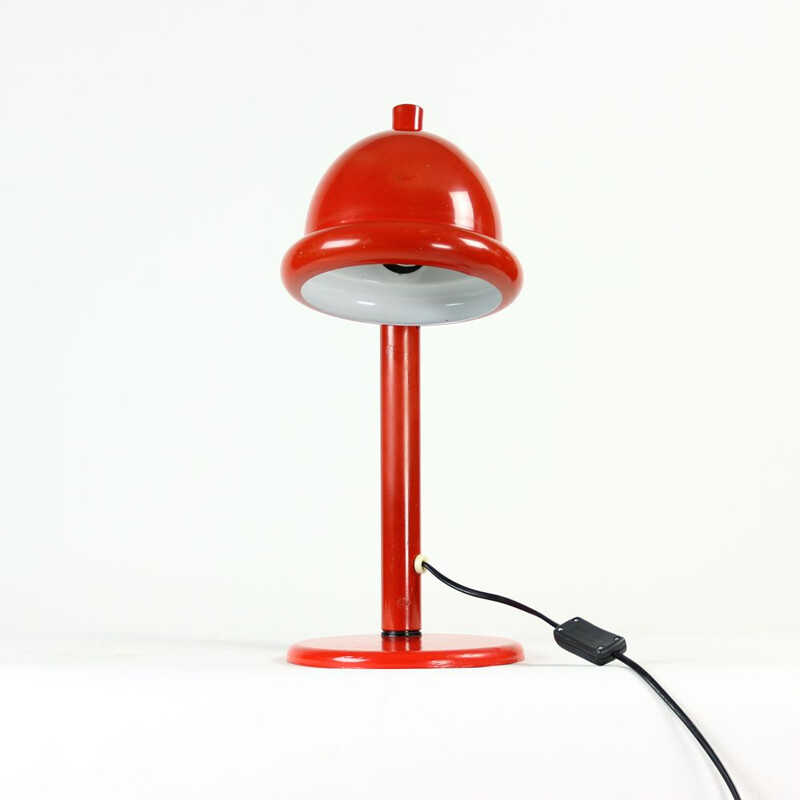 Lampe de table vintage en métal rouge, Tchécoslovaquie 1960