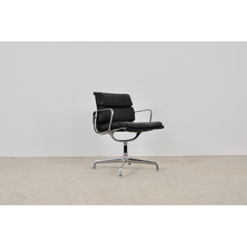 Fauteuil Vintage SoftPad en cuir noir de Charles & Ray Eames pour Herman Miller 1970