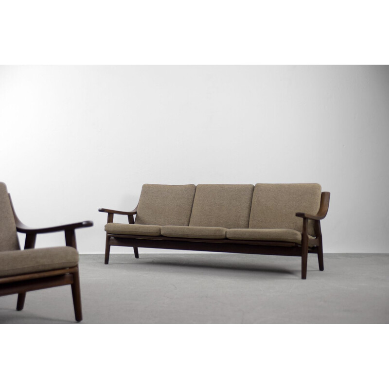 Ein Paar Vintage 3-Sitzer Sofas und Sessel von Hans J. Wegner für Getama Scandinavian 1960